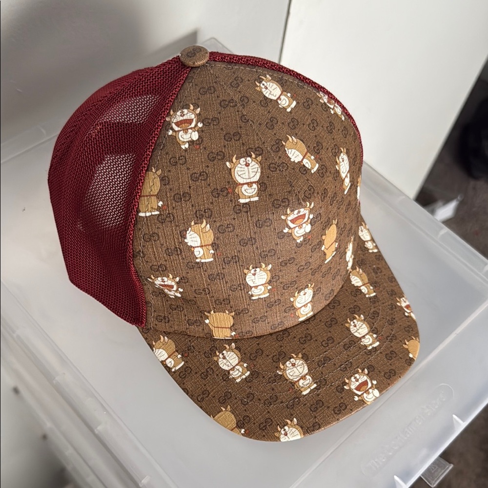 GUCCI X DORAEMON MEN'S LIMITED EDITION BROWN/BURGUNDY BASEBALL HAT - Picture 2 of 11